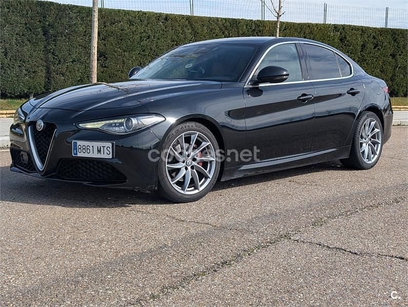 Usado Alfa Romeo Giulia Super 180 CV (132 kW) 2016 Negro Berlina