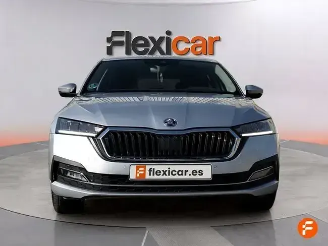Usado Skoda Octavia Selection 110 CV (80 kW) 2024 Gris