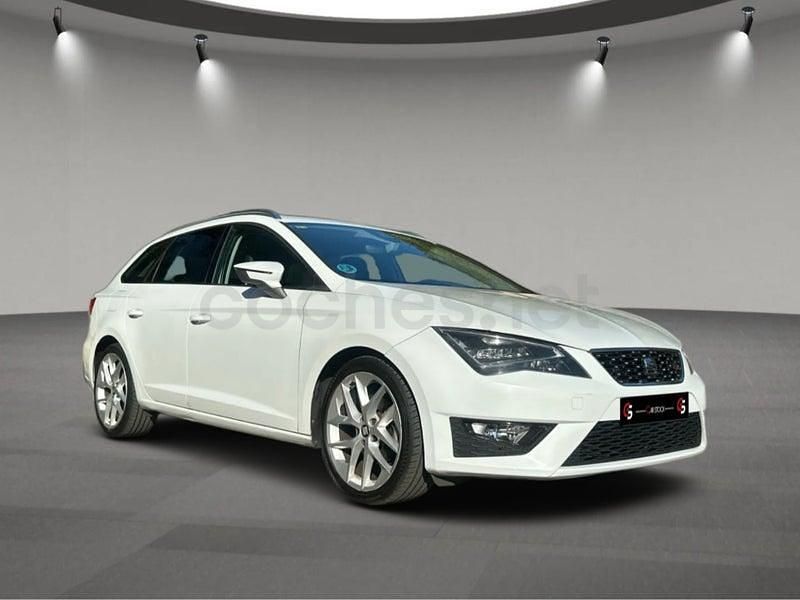 Usado Seat Leon FR 150 CV (110 kW) 2015 Blanco Familiar