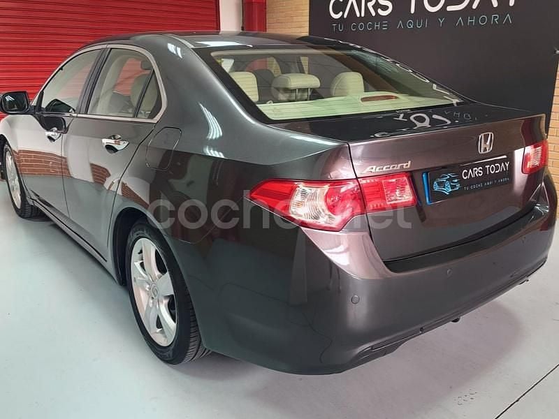 Usado Honda Accord Executive 150 CV (110 kW) 2008 Marrón Berlina