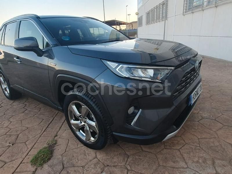 Usado Toyota RAV4 Hybrid Business Edition 218 CV (160 kW) 2021 Gris / plata SUV