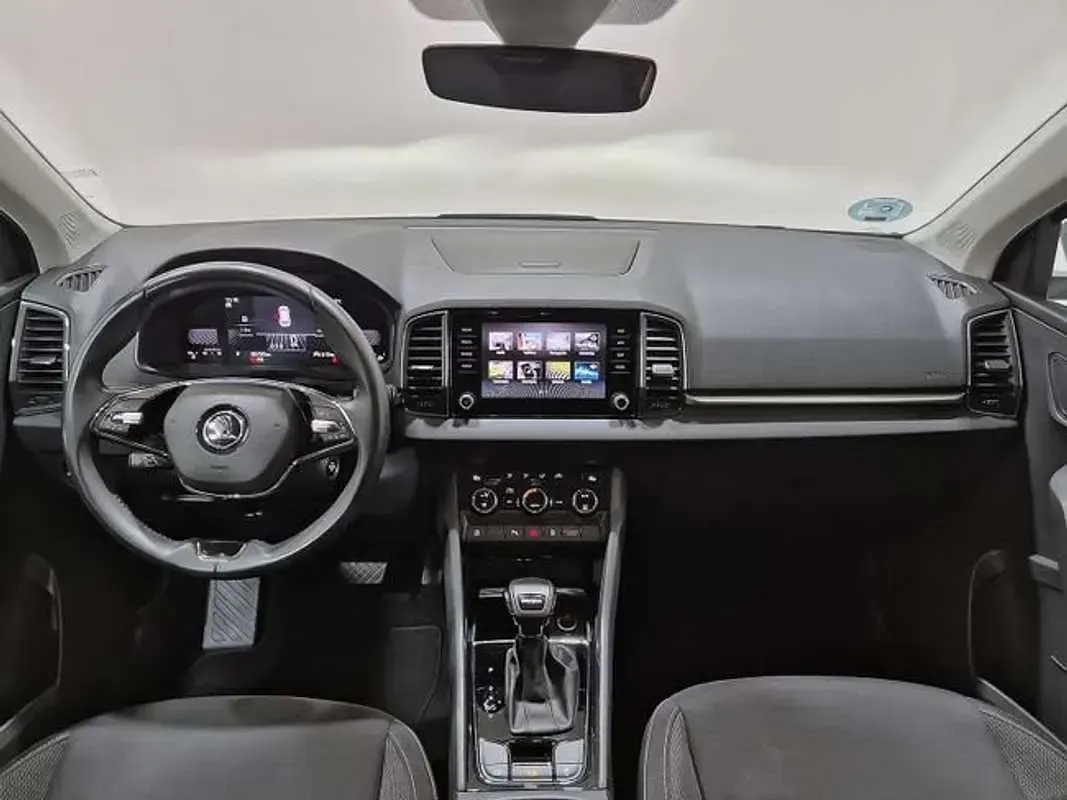 Usado Skoda Karoq Selection 150 CV (110 kW) 2024 Gris SUV