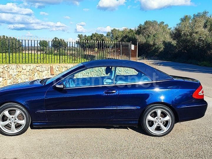 Usado Mercedes CLK200 Avantgarde 163 CV (119 kW) 2004 Azul Descapotable