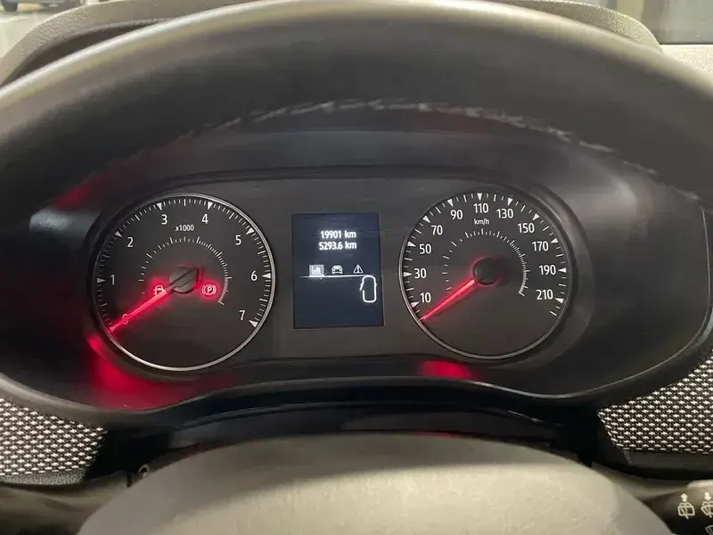 Usado Dacia Sandero Comfort 91 CV (66 kW) 2021 Rojo Berlina