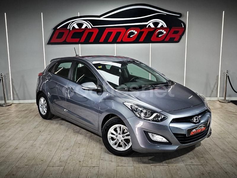 Gris / plata Usado 2015 Hyundai i30 Sport Berlina | 9900 € (Un poco caro) - Imagen 1/4
