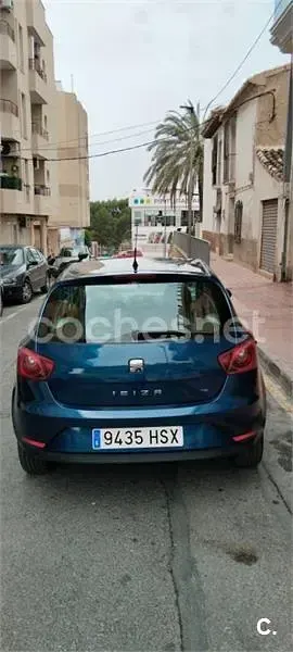 Usado Seat Ibiza I-Tech 105 CV (77 kW) 2013 Azul Berlina
