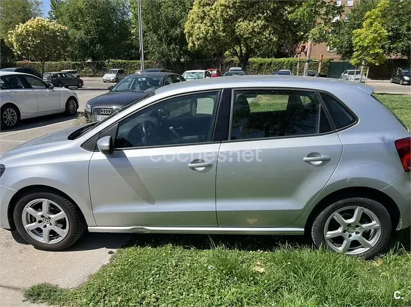 Usado VW Polo Sport 90 CV (66 kW) 2010 Gris / plata Utilitario