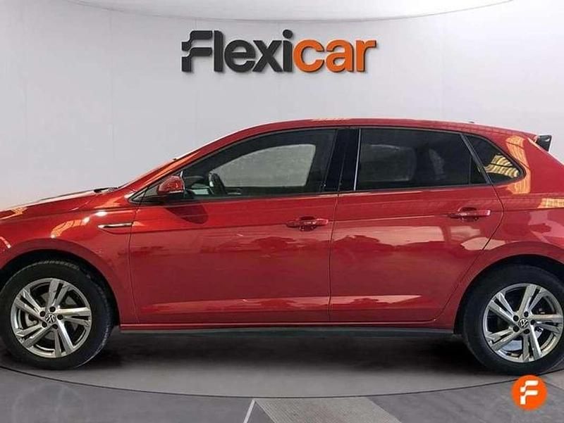 Usado VW Polo R-line 110 CV (80 kW) 2023 Burdeos Utilitario