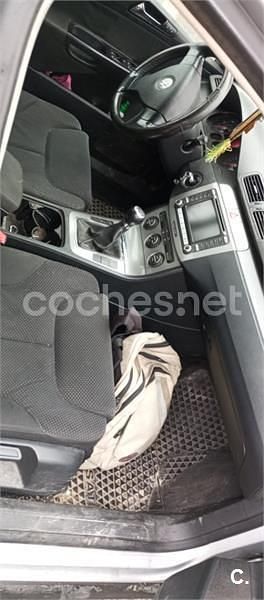 Usado VW Golf IV Highline 140 CV (102 kW) 2006 Gris / plata Berlina