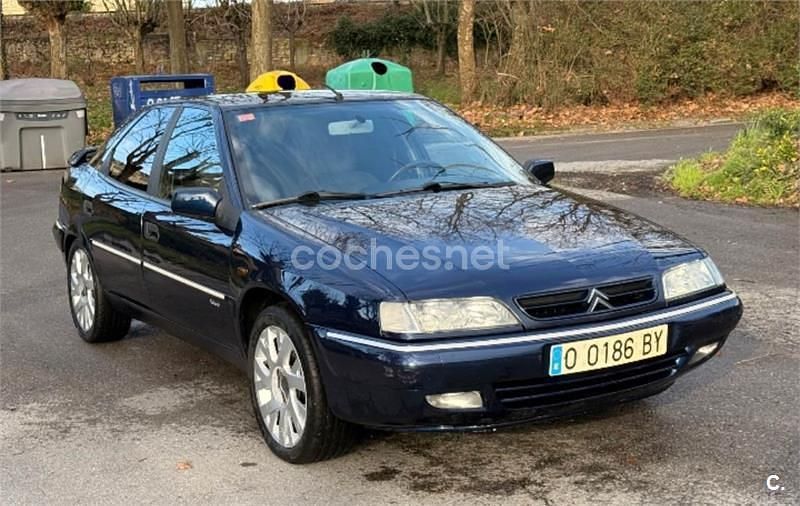 Usado Citroën Xantia 90 CV (66 kW) 1998 Azul Berlina