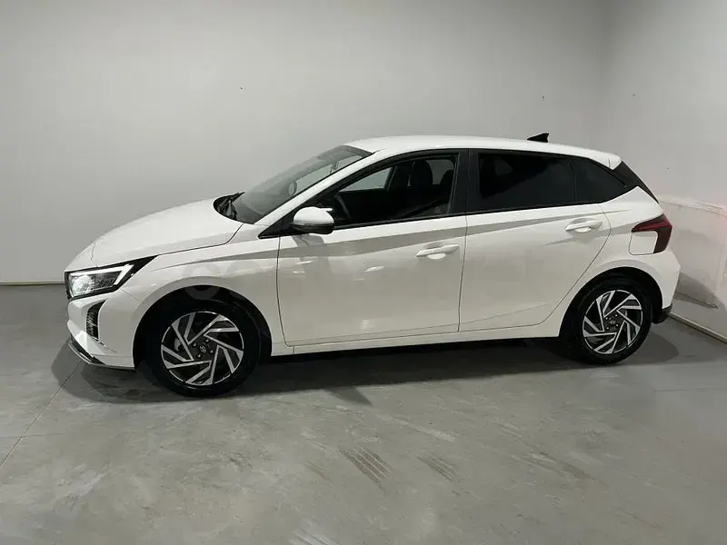 Nuevo Hyundai i20 100 CV (73 kW) 2025 Blanco Utilitario