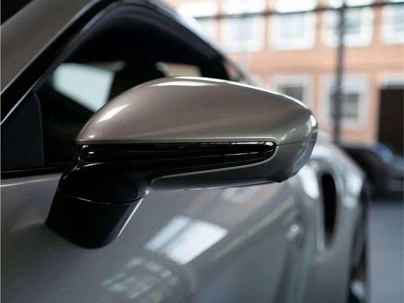 Usado Porsche 992 580 CV (426 kW) 2022 Plateado Coupe