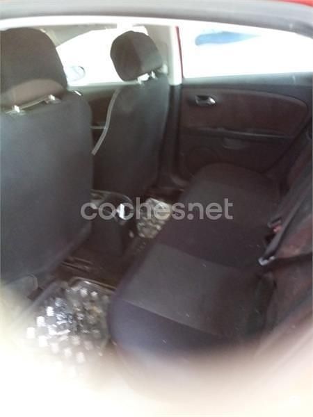 Usado Seat Leon Reference 140 CV (102 kW) 2006 Rojo Berlina