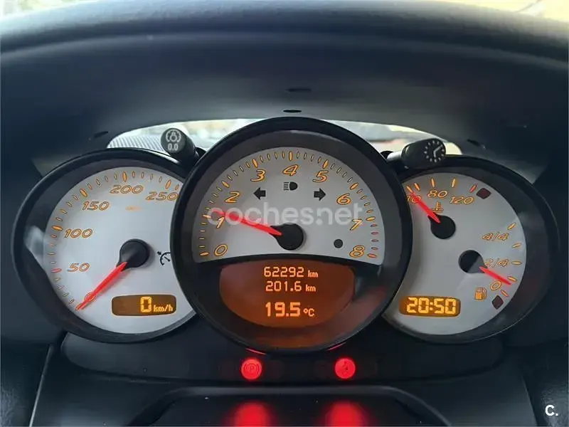 Usado Porsche Boxster 220 CV (161 kW) 2001 Gris / plata Descapotable