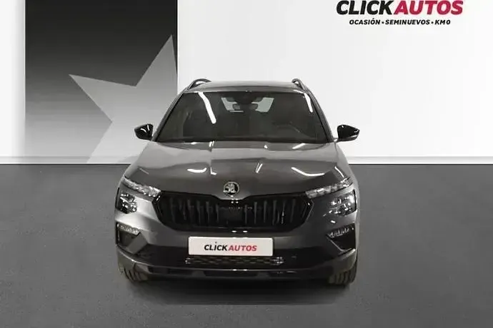 Usado Skoda Kamiq Sport 150 CV (110 kW) 2025 Plata SUV