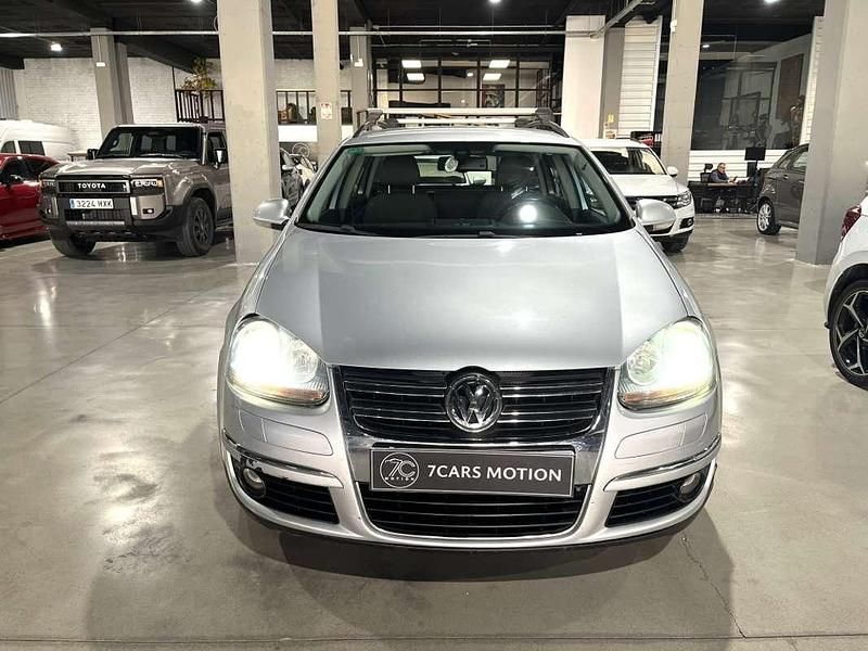 Usado VW Golf VI Highline 140 CV (102 kW) 2009 Gris Utilitario