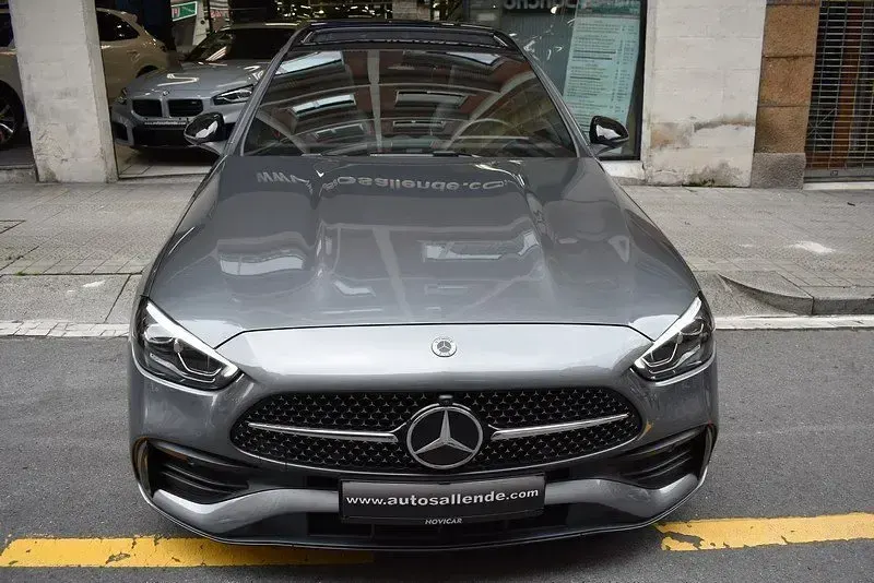 Usado Mercedes 300 AMG 313 CV (230 kW) 2024 Gris selenita Familiar