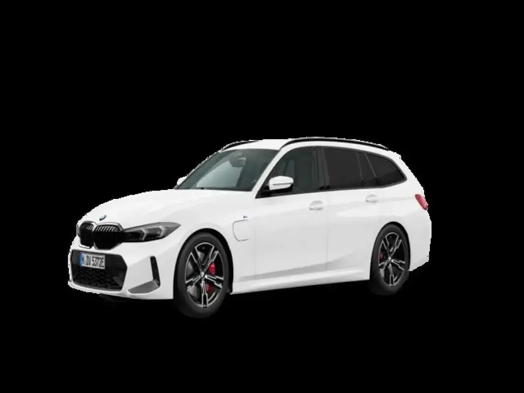 Usado BMW 330e Comfort Edition 292 CV (214 kW) 2025 Blanco Familiar