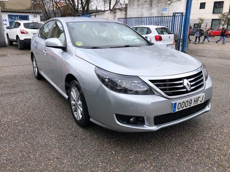 Usado Renault Latitude Expression 150 CV (110 kW) 2011 Gris / plata Berlina