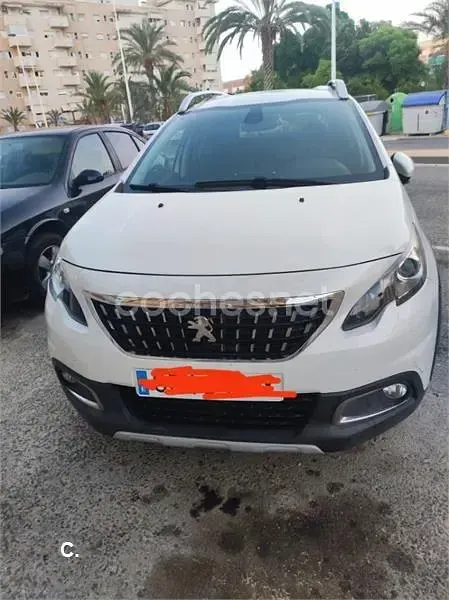 Usado Peugeot 2008 Allure 110 CV (80 kW) 2018 Blanco SUV