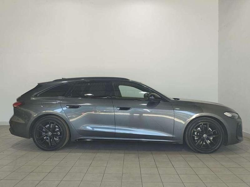 Usado Audi A5 204 CV (150 kW) 2025 Gris Familiar