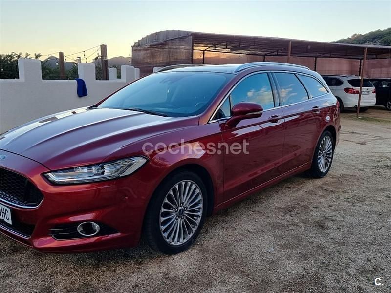 Rojo Usado 2015 Ford Mondeo Titanium Familiar | 14.999 € (Precio justo) - Imagen 1/4