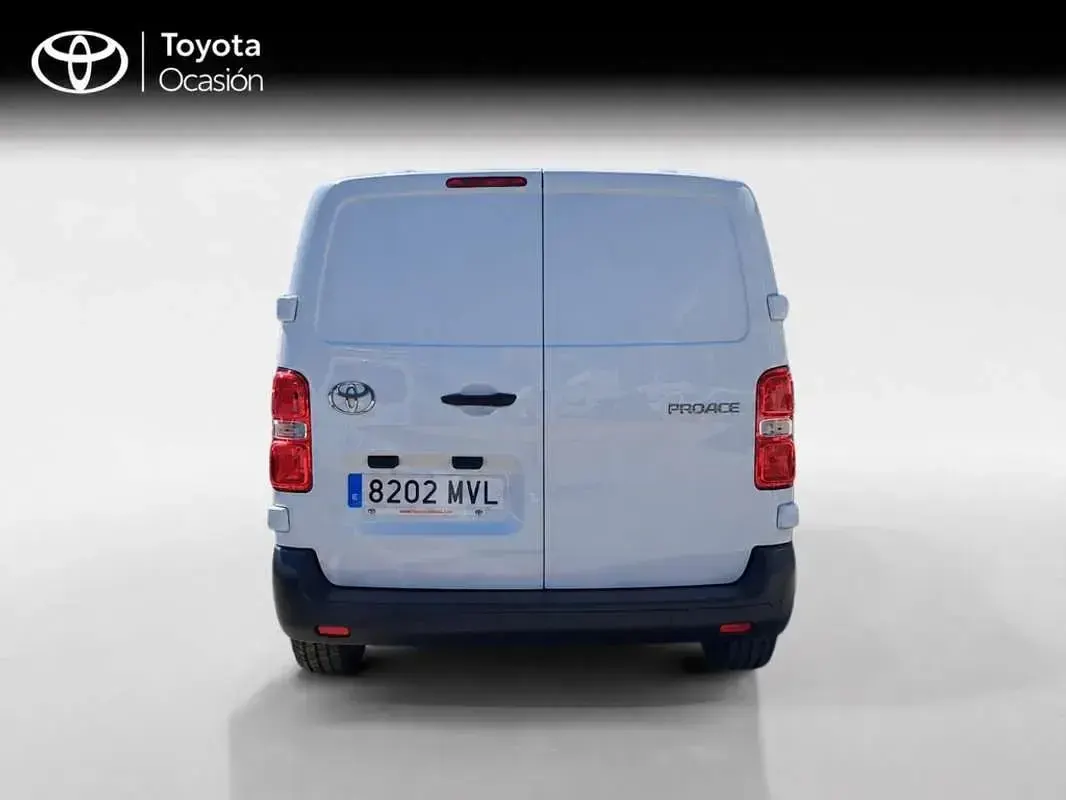 Usado Toyota Proace 120 CV (88 kW) 2024 Blanco Monovolumen