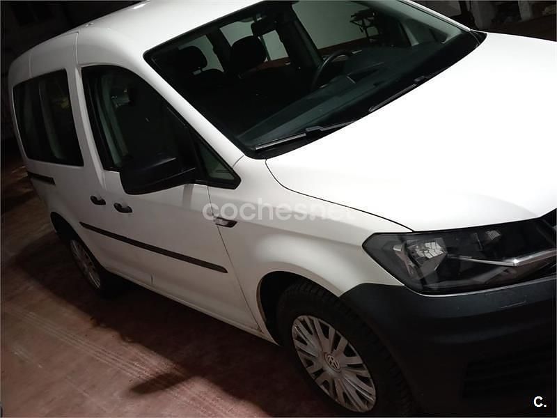 Usado VW Caddy Beach 102 CV (75 kW) 2018 Blanco Monovolumen