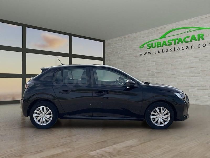 Usado Peugeot 208 Active 100 CV (73 kW) 2021 Negro Utilitario