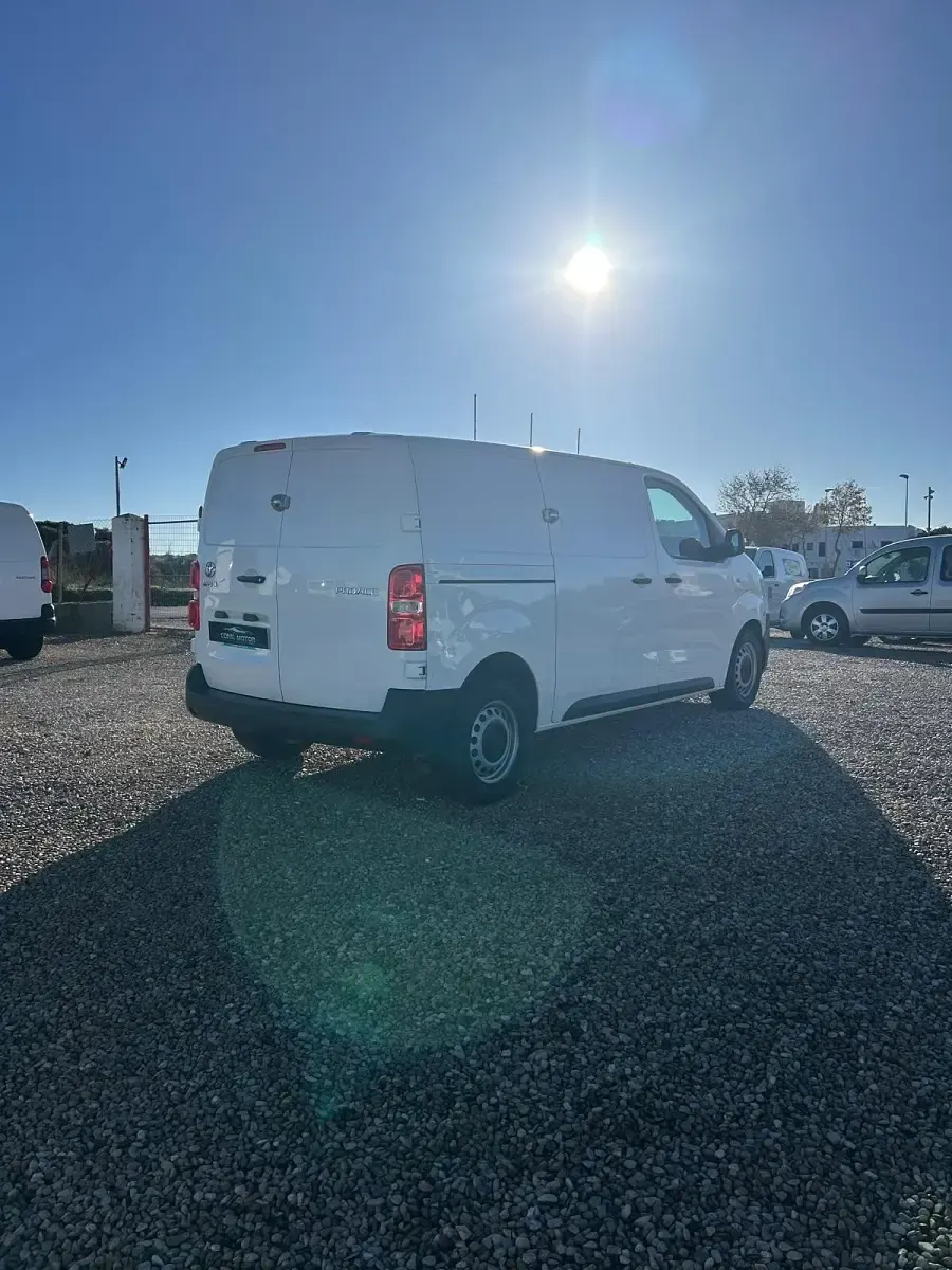 Usado Toyota Proace Comfort 122 CV (89 kW) 2018 Blanco Monovolumen