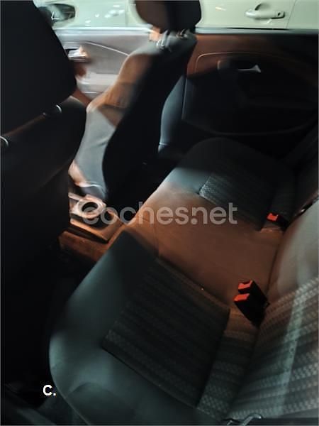 Usado VW Polo Edition 75 CV (55 kW) 2017 Negro Berlina
