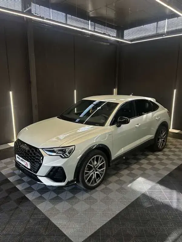 Usado Audi Q3 Sportback 150 CV (110 kW) 2025 Plateado SUV