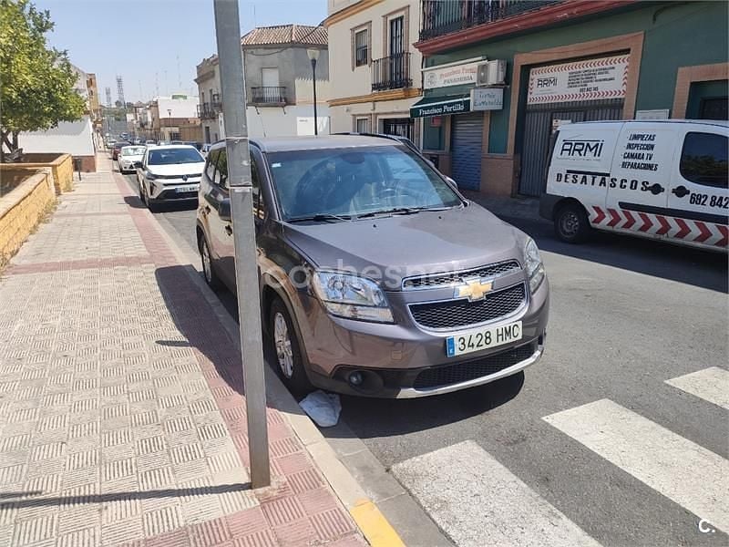 Usado Chevrolet Orlando LT 130 CV (95 kW) 2012 Gris / plata Monovolumen
