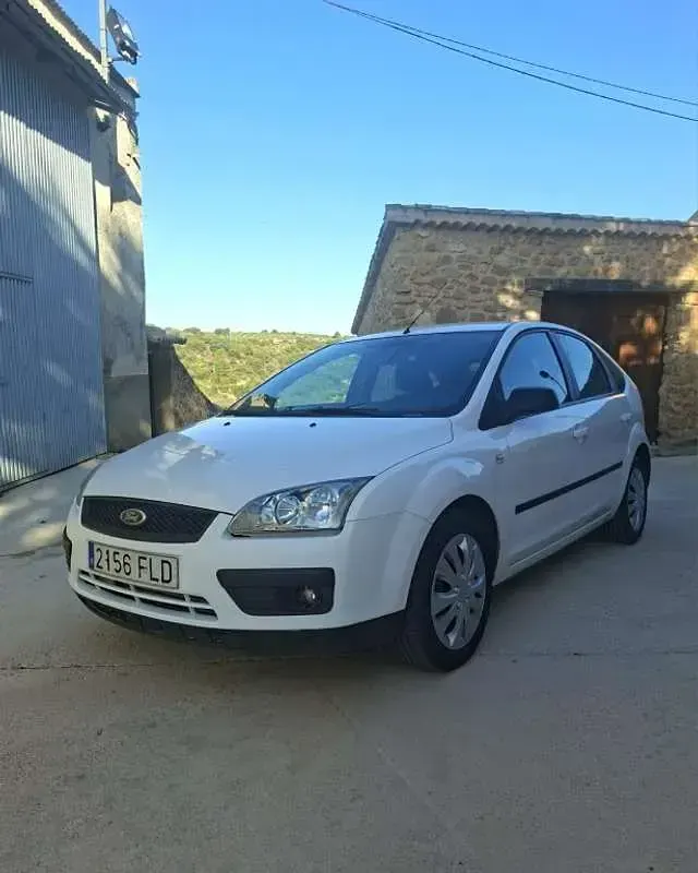 Usado Ford Focus Sport 116 CV (85 kW) 2007 Blanco Utilitario