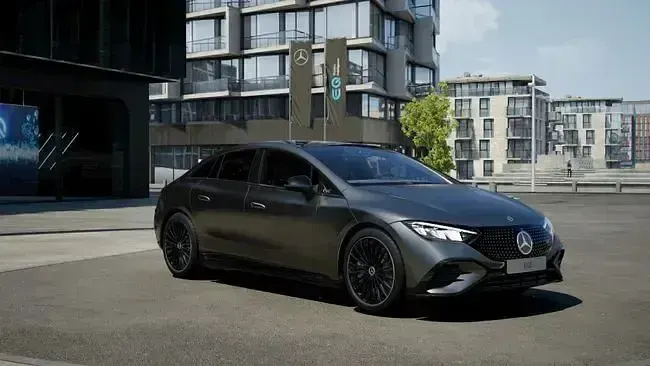 Nuevo Mercedes EQE350 AMG 234 kW (319 CV) 2026 Azul Berlina