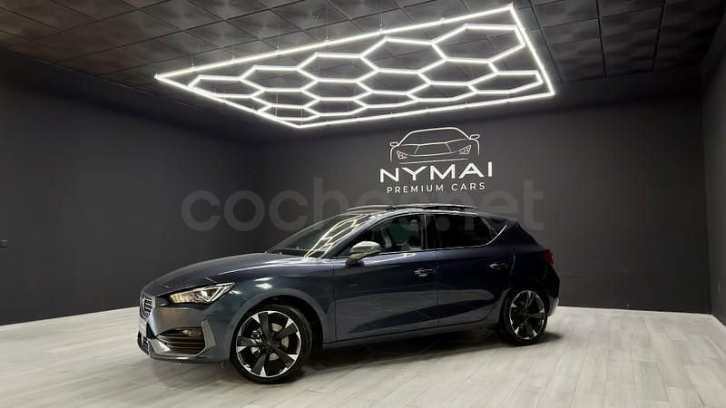 Usado Cupra Leon 150 CV (110 kW) 2024 Gris / plata Berlina