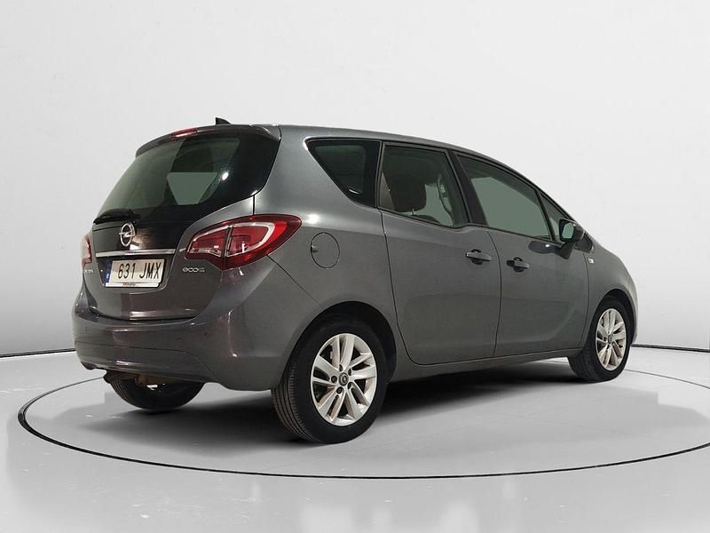 Usado Opel Meriva Selective 110 CV (80 kW) 2016 Gris Monovolumen