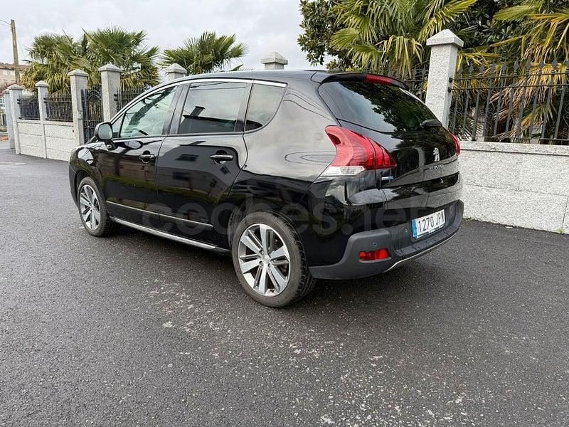 Usado Peugeot 3008 Style 120 CV (88 kW) 2016 Negro Berlina