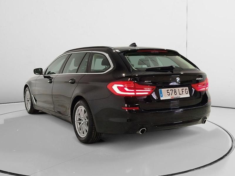 Usado BMW 520 Performance 190 CV (139 kW) 2019 Blanco Familiar