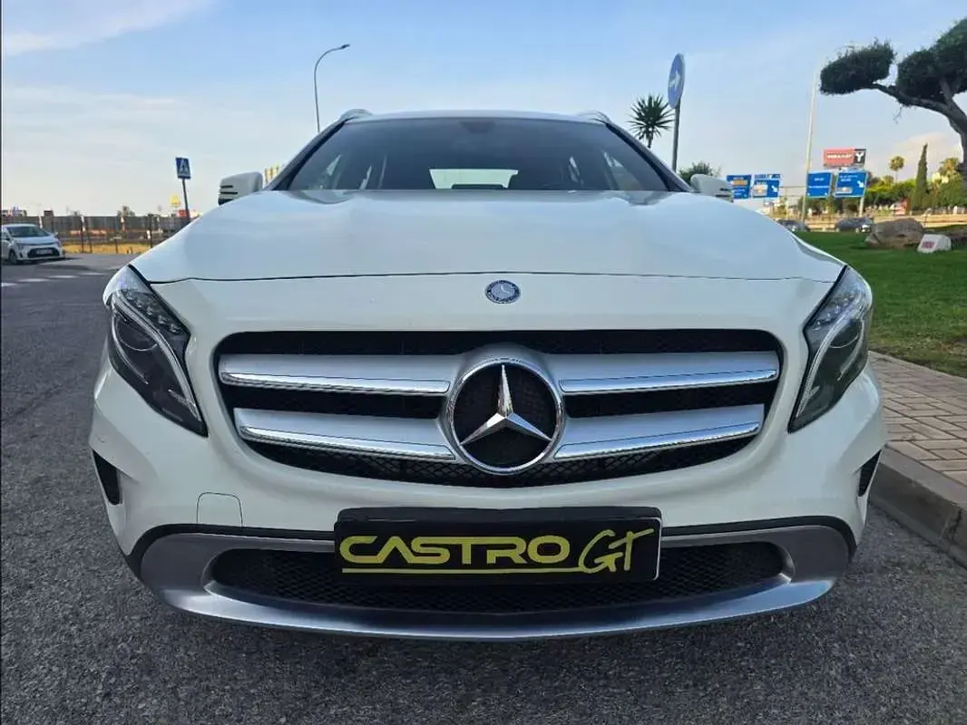 Usado Mercedes GLA200 Urban 136 CV (100 kW) 2015 Blanco SUV