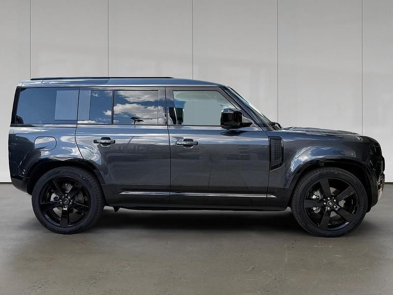 Używany Land Rover Defender SE Dynamic 249 KM (183 kW) 2025 Szary SUV
