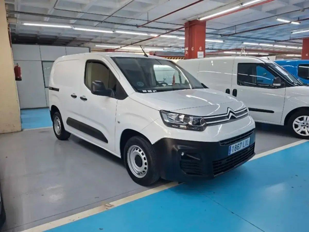 Usado Citroën Berlingo 102 CV (75 kW) 2022 Blanco Monovolumen