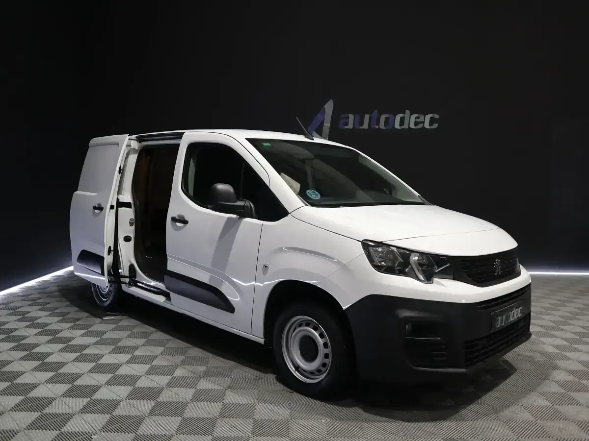 Usado Peugeot Partner 100 CV (73 kW) 2022 Blanco Monovolumen