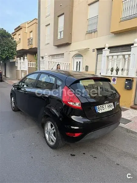 Usado Ford Fiesta Trend 70 CV (51 kW) 2012 Negro Berlina