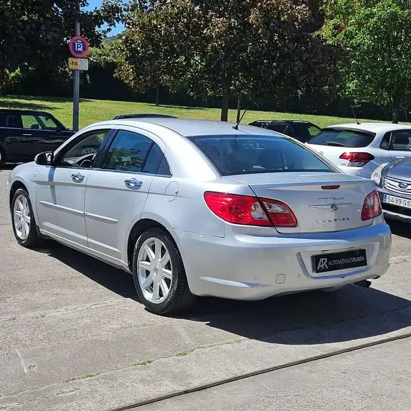 Usado Chrysler Sebring Limited 139 CV (102 kW) 2008 Gris Berlina