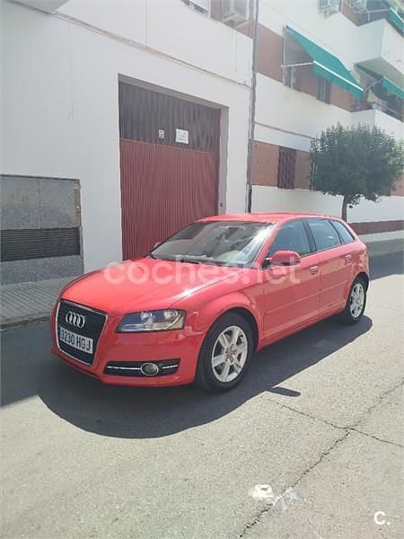 Rojo Usado 2011 Audi A3 Sportback Attraction Berlina | 9990 € (Precio justo) - Imagen 1/4