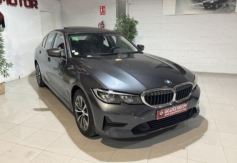 Usado BMW 318 Advantage 150 CV (110 kW) 2022 Gris / plata Berlina