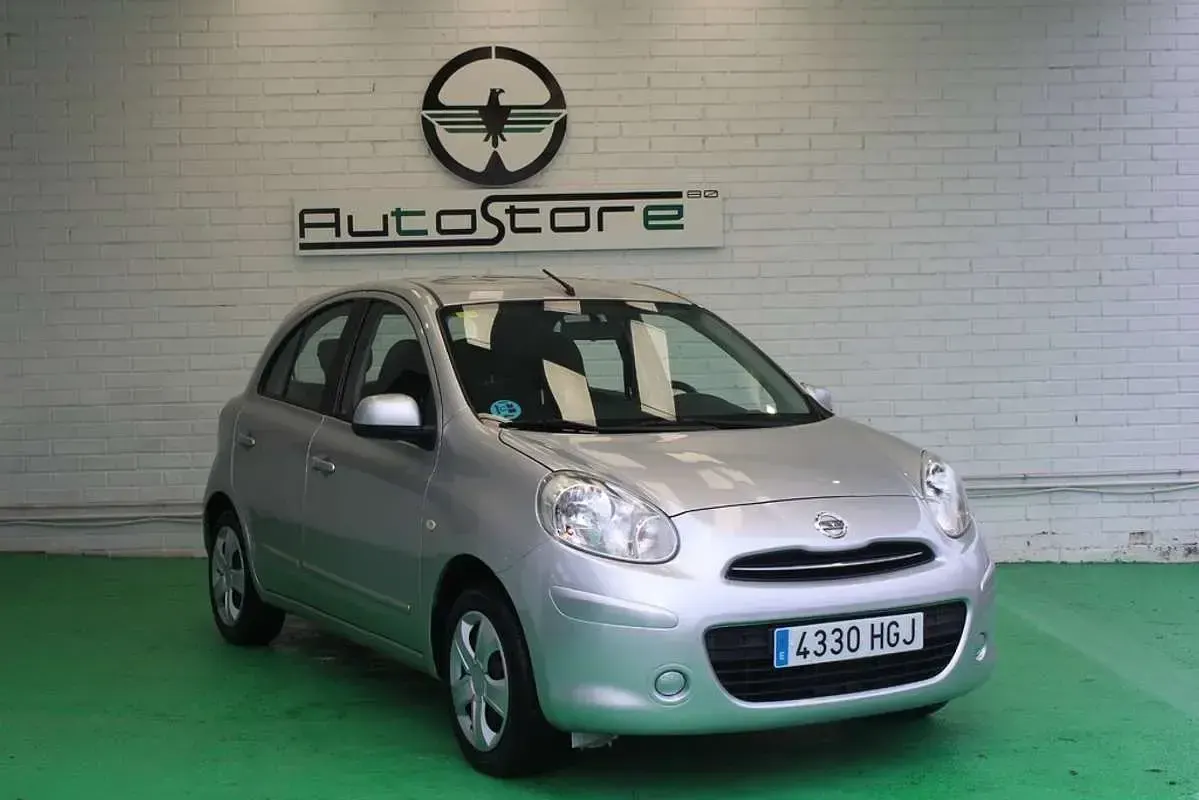 Usado Nissan Micra Acenta 80 CV (58 kW) 2011 Gris / plata Berlina