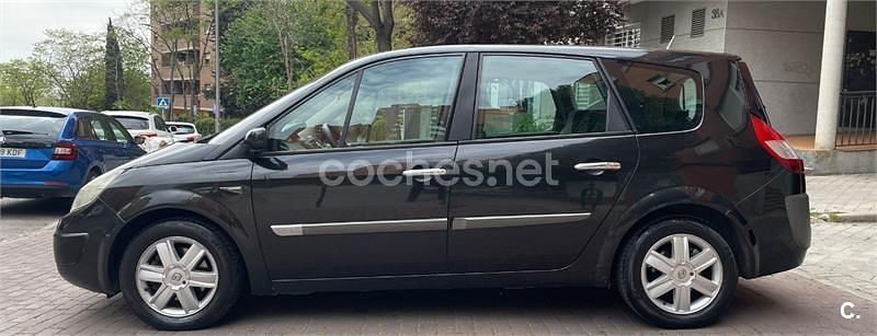 Usado Renault Grand Scénic II Authentique 115 CV (84 kW) 2005 Negro Monovolumen