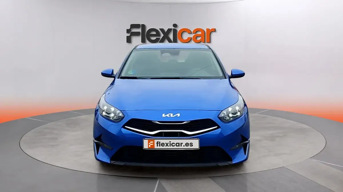 Usado Kia Ceed 100 CV (73 kW) 2024 Azul Utilitario